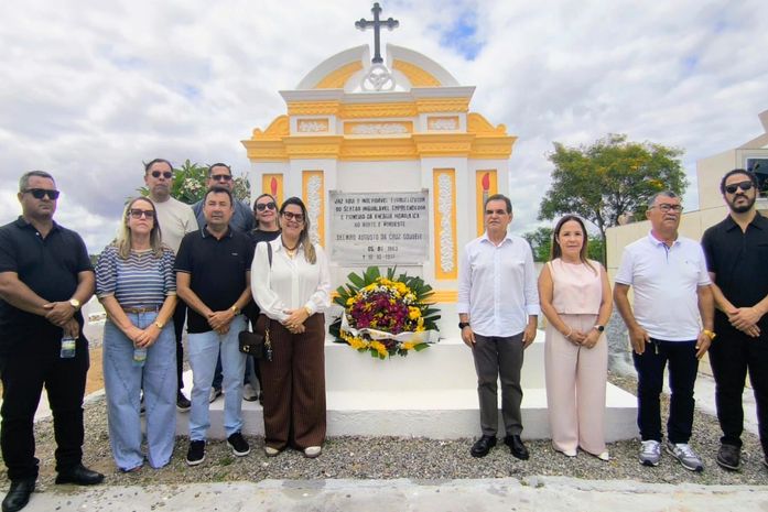 Delmiro Gouveia cumpre tradição e homenageia seu pioneiro em feriado de fé, cultura e memória
