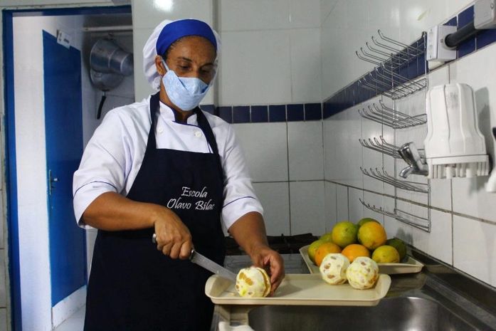 Educação explica processo da merenda escolar com mais de 55 mil alunos beneficiados