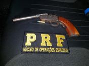 PRF frustra roubo e prende um dos suspeitos de assaltar caminhoneiros na BR 101