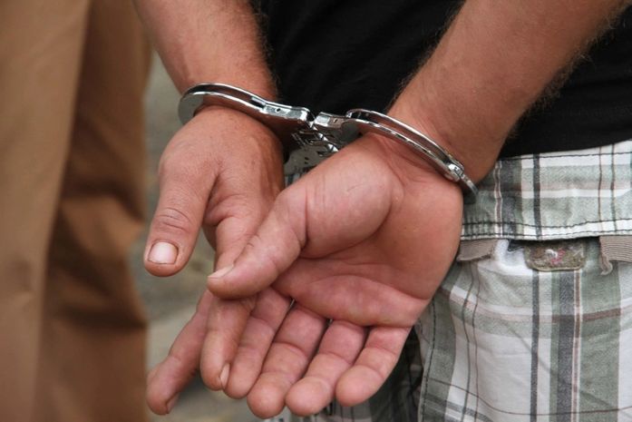 Dois homens são presos por porte ilegal de arma de fogo na Barra de Santo Antônio