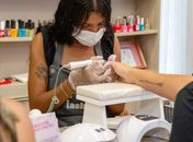 Mudança nas normas da Anvisa reforça cuidados em serviços de unhas em Maceió