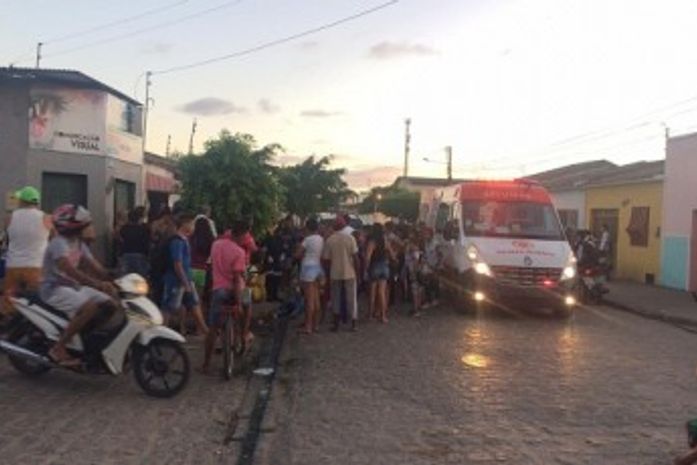 Colisão entre motocicletas deixa mulher ferida em Arapiraca
