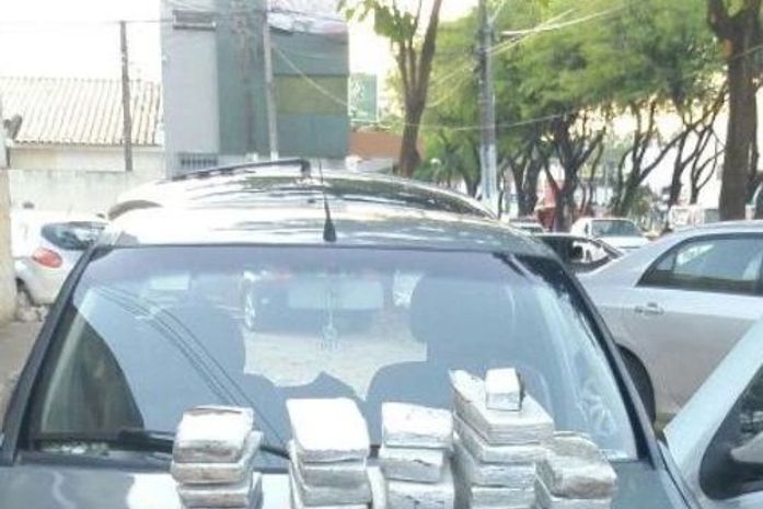 Homem e uma menor são presos com 15 quilos de maconha e 2 de crack em Maceió