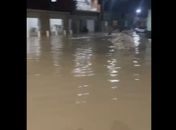 Moradores são resgatados pelos Bombeiros após ficarem ilhados durante chuvas em Atalaia