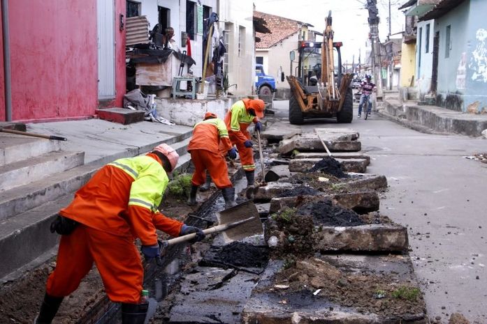 Em menos de três meses, mais de 68 toneladas de entulhos são retiradas de galerias pluviais