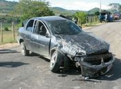 O carro ficou totalmente destruído (Foto: Junior Mello/Cortesia)