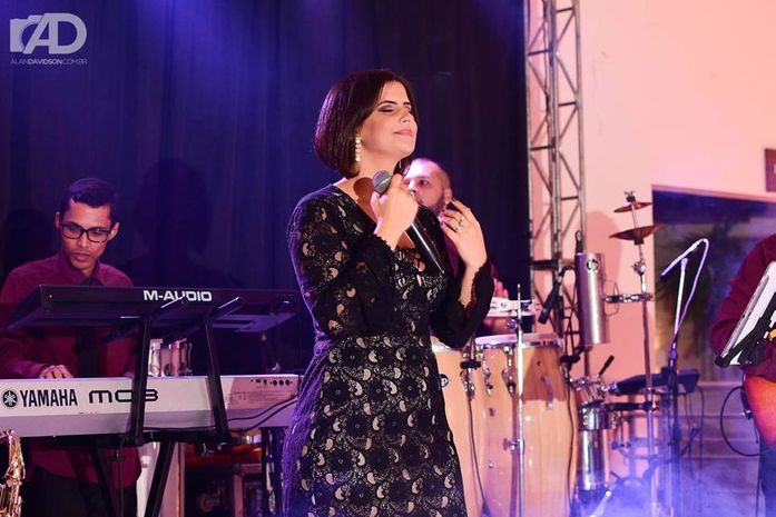 Dona Flô canta na sexta-feira, 22