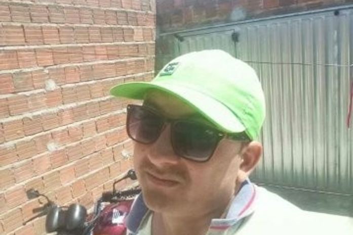 Homem é morto no momento em que saia de casa para trabalhar