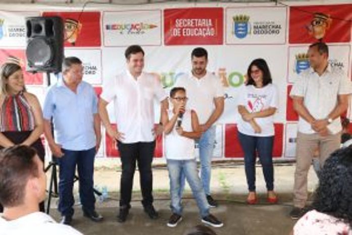Prefeitura entrega manutenção predial da Escola Municipal Joviniano Rodas, no Barro Vermelho