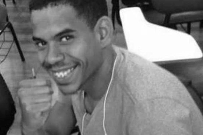 O preto Jesus sonhava em ser policial e foi  assassinado, de joelhos, pela PM.
