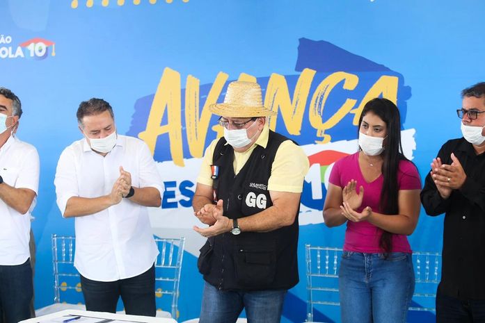 Ao lado de Gabi Gonçalves, Prefeito de Rio Largo entrega melhorias à população por todo o município
