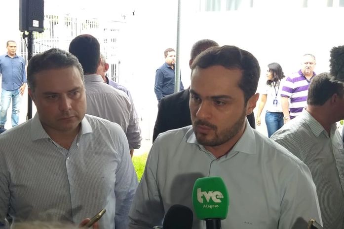 O governador Renan Filho e o secretário de Estado da Saúde, Alexandre Ayres