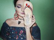Da direção de arte à moda: alagoana faz sucesso com peças de couro customizadas
