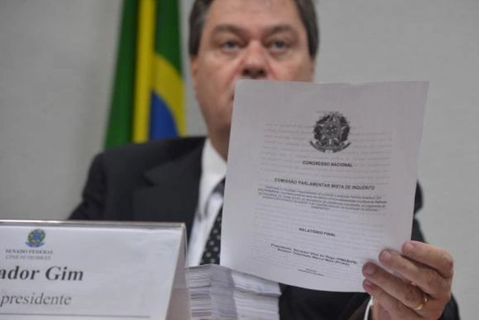 Gim Argello foi vice-presidente da CPI mista da Petrobras