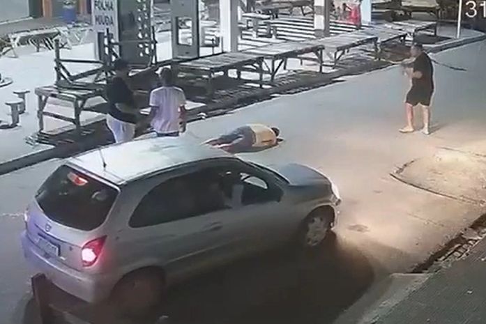 Vídeo flagra assassinato de jovem após discussão por som automotivo no interior de Alagoas