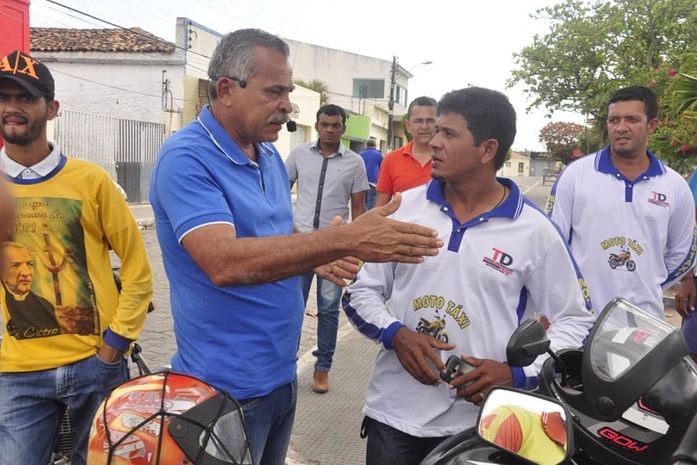 Deputado Tarcizo Freire faz campanha em quatro cidades do Sertão