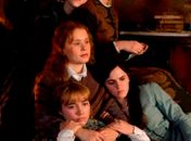 Nova versão de "Adoráveis Mulheres" atualiza discurso sobre independência e felicidade