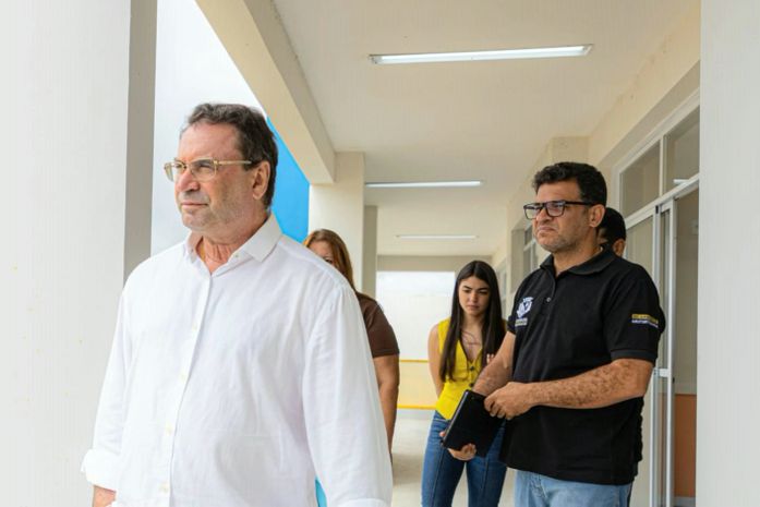 Prefeito Luciano acompanha obras de conclusão de creche no Vale do Perucaba