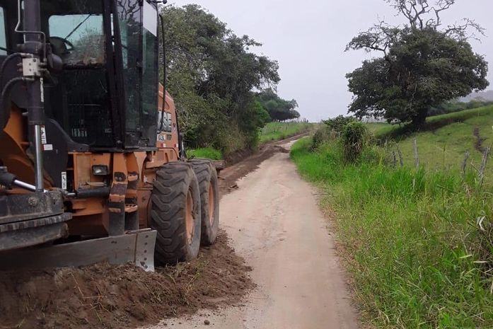 Prefeitura de Santana do Mundaú realiza melhorias na estrada de acesso à Munguba