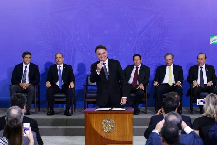 Bolsonaro sanciona lei de criação da Empresa Simples de Crédito