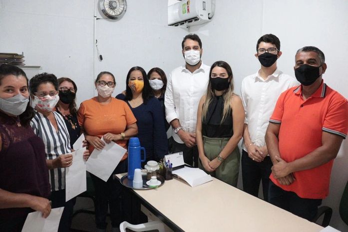 Prefeitura de Santana do Mundaú e Fundo de Pensões e Aposentadorias concedem aposentadoria a sete servidoras