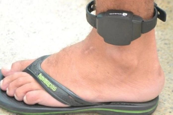 Projeto aprovado na CCJ propõe que presos paguem pela tornozeleira