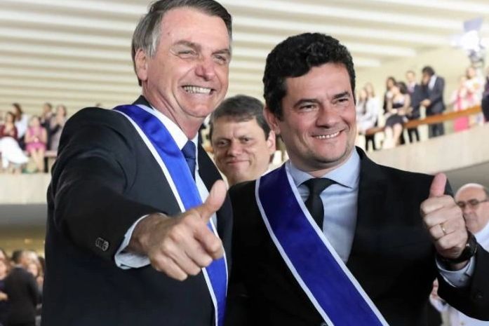 Bolsonaro e Moro se equivalem no banditismo