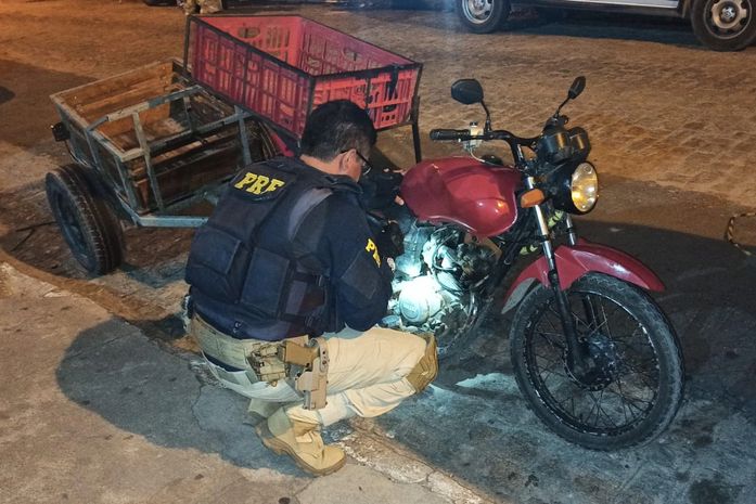 PRF prende homem que trafegava em veículo adulterado e sem habilitação em Maceió