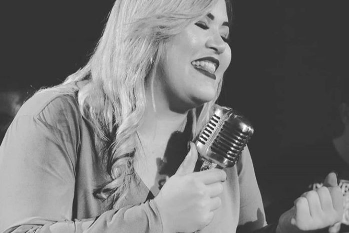 Mira Ferraz foi uma das cantoras prejudicadas