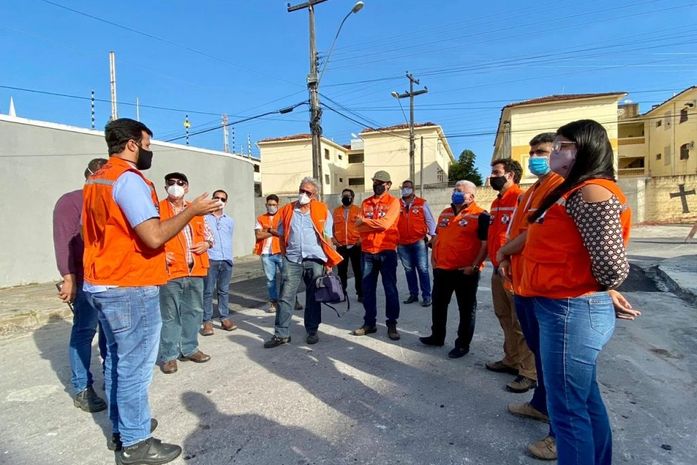 Especialistas chegam a Maceió para acompanhar monitoramento de bairros atingidos por rachaduras