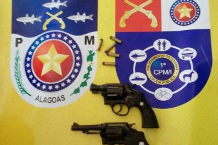Homem é preso e menor apreendido por porte ilegal de arma em Roteiro