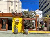Restaurante Ôxe Maceió reabre em novo endereço com cardápio ampliado e clima de casa