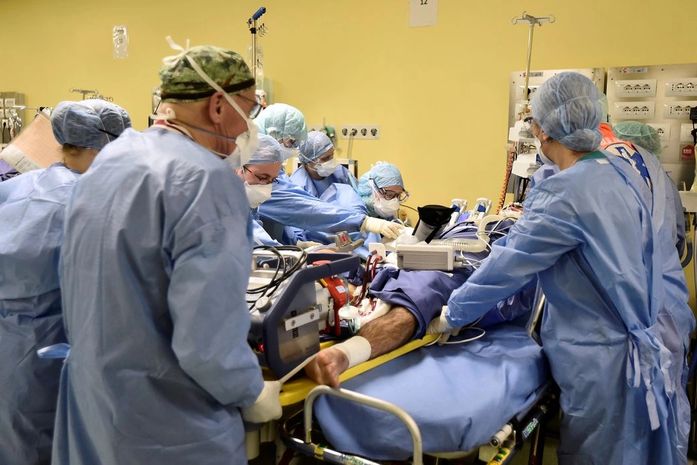 Itália registra mais 812 mortes, mas novos casos têm forte queda