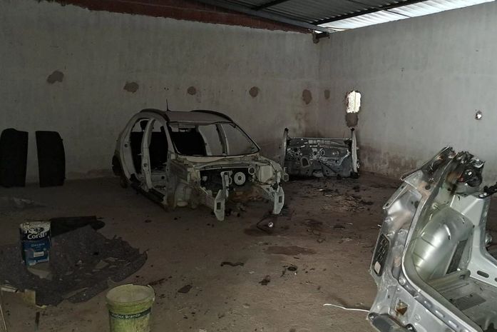 Polícia descobre galpão usado para desmanche de veículos no bairro do Farol, em Maceió