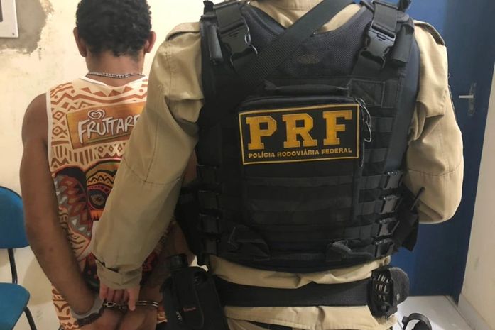 PRF prende dois foragidos da justiça durante abordagens nas BR’s 101 e 104
