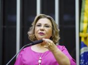 Tereza Nelma retira ação contra dissolução do Diretório de Maceió e recomeça tratamento de quimioterapia contra novo câncer