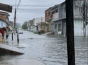 Temporal causa alagamento em Maceió e previsão é de mais chuvas para hoje; veja imagens