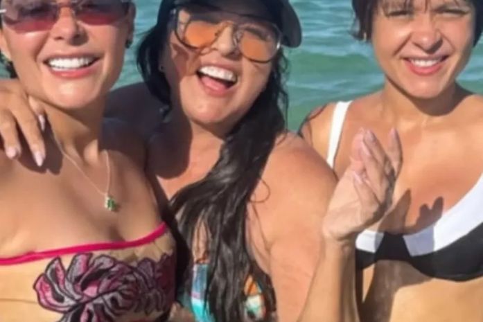 Cantora Maiara aproveita praia paradisíaca em Alagoas ao lado da família