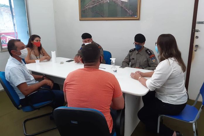 Prefeito de Anadia se reúne com Polícia Militar para reforçar estratégias de contenção e combate à Covid-19
