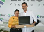 Limoeiro de Anadia: Marlan Ferreira entrega notebooks e chromebooks aos professores, coordenadores e diretores da rede municipal