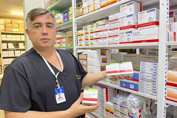 Farmacêutico do Hospital Ib Gatto orienta sobre armazenamento e descarte corretos de medicamentos