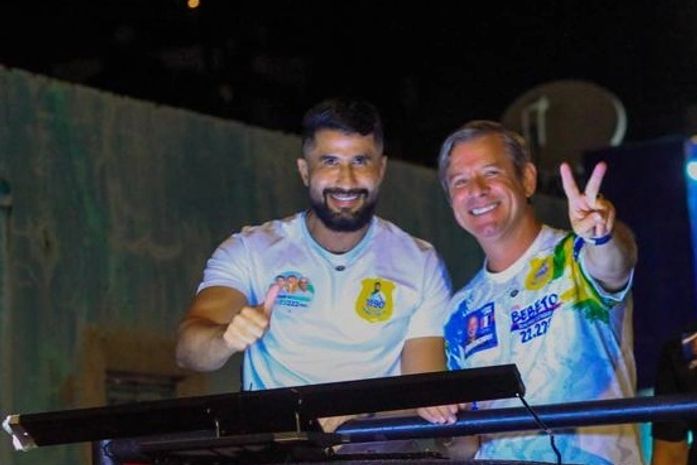 Caravana da direita reúne Cabo Bebeto e Fábio Costa na Ponta da Terra