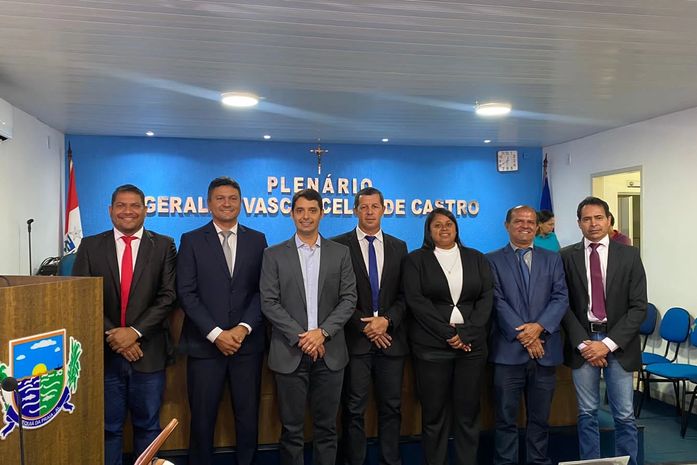 Prefeito Felipe Jatobá denuncia vereadora Bya Alves por cargo fantasma e pede para ela devolver R$ 78 mil