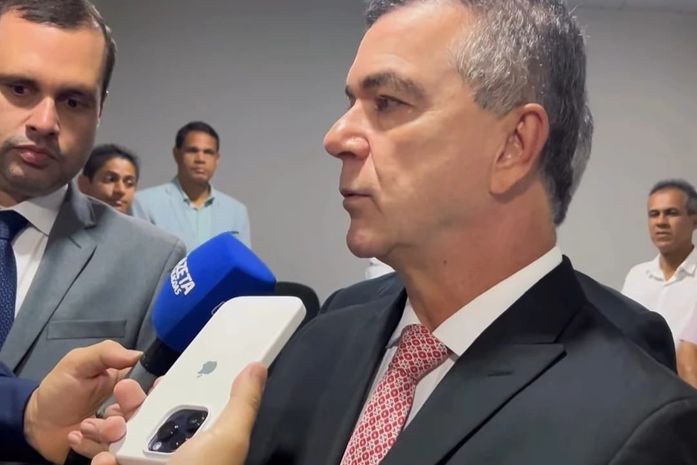 Casas rachadas, poeira e barulho “infernal”: relatório com denúncias de moradores de Craíbas contra mineradora será entregue a órgãos federais, anuncia Medeiros