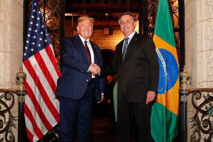 Donald Trump elogia Bolsonaro pelo desempenho no 1º turno das eleições