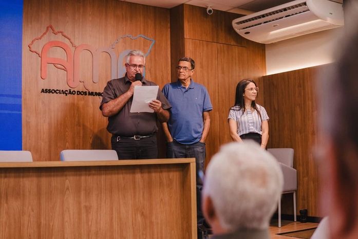 Funasa apresenta editais de saneamento a prefeitos alagoanos em reunião na AMA