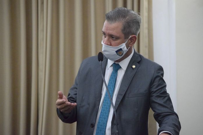 Cabo Bebeto pede ao governo do estado adesão a programa federal de alfabetização