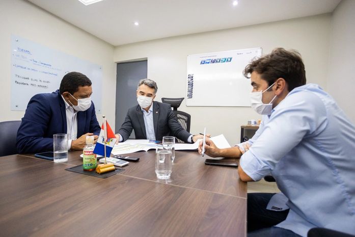 Júlio Cezar e Rafael Brito estreitam parceria na área da Educação