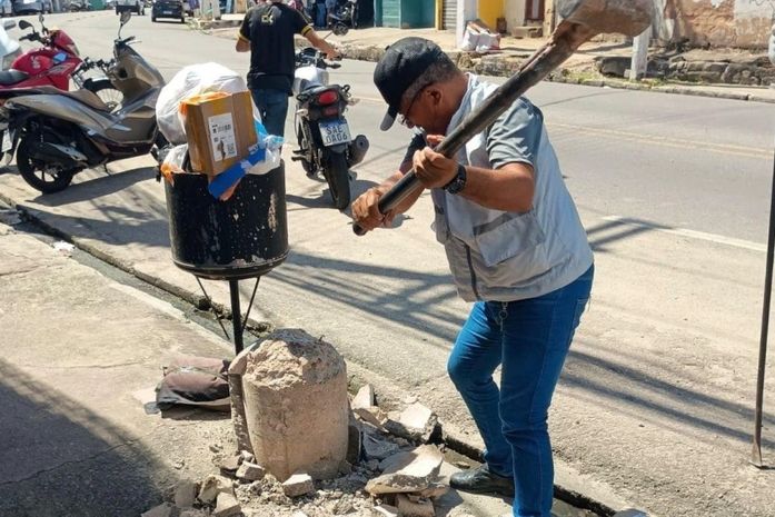 Piquetes que bloqueavam calçadas são retirados no Barro Duro e Jacintinho