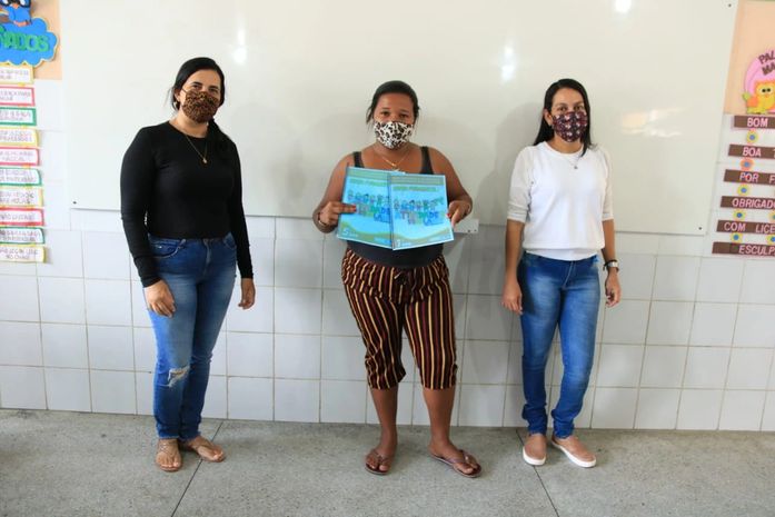 Secretaria de Educação distribui 6 mil kits de atividades para alunos durante quarentena